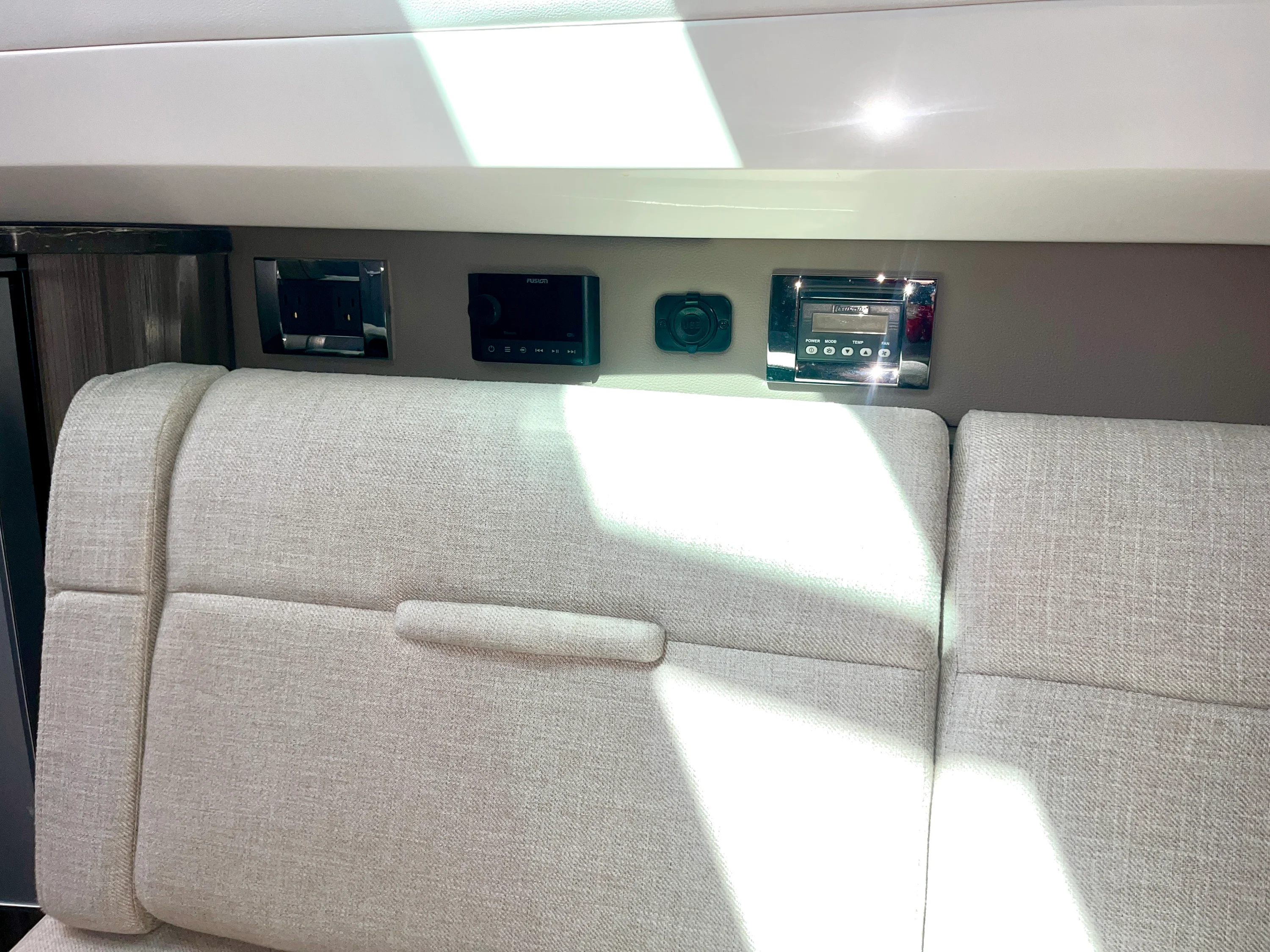 2019 Sea Ray 400 SLX Image Thumbnail #30