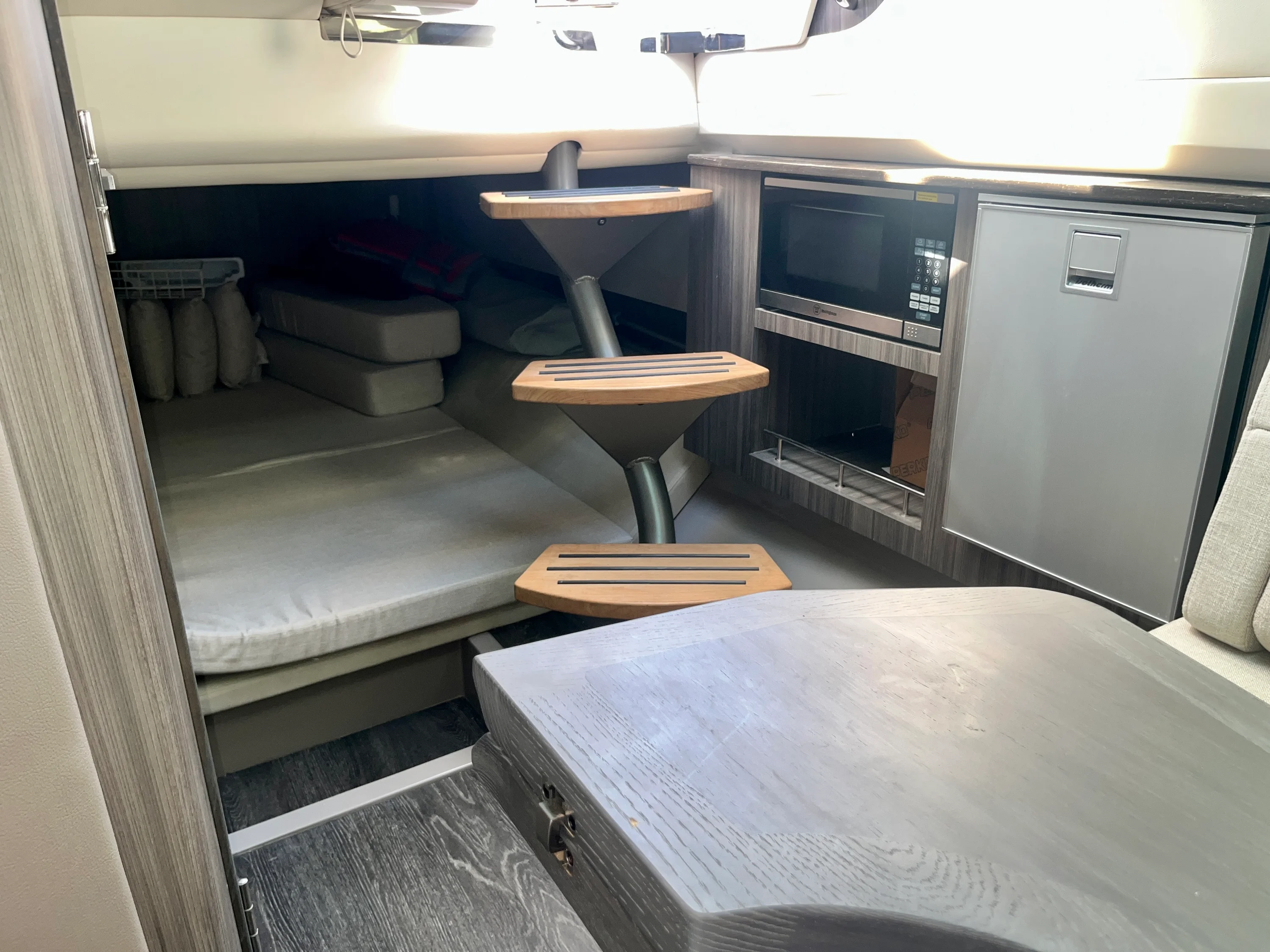 2019 Sea Ray 400 SLX Image Thumbnail #31