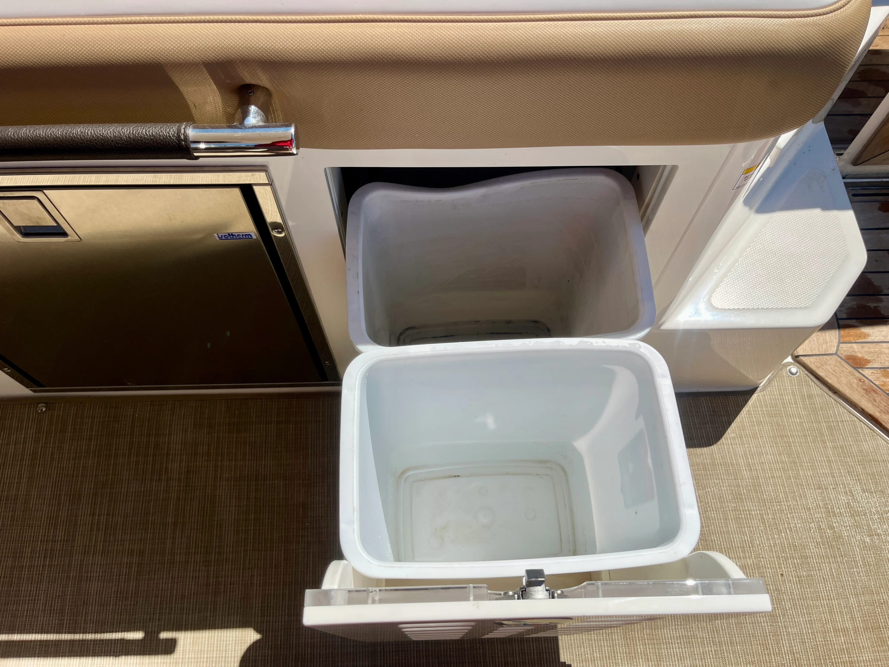 2019 Sea Ray 400 SLX Image Thumbnail #19