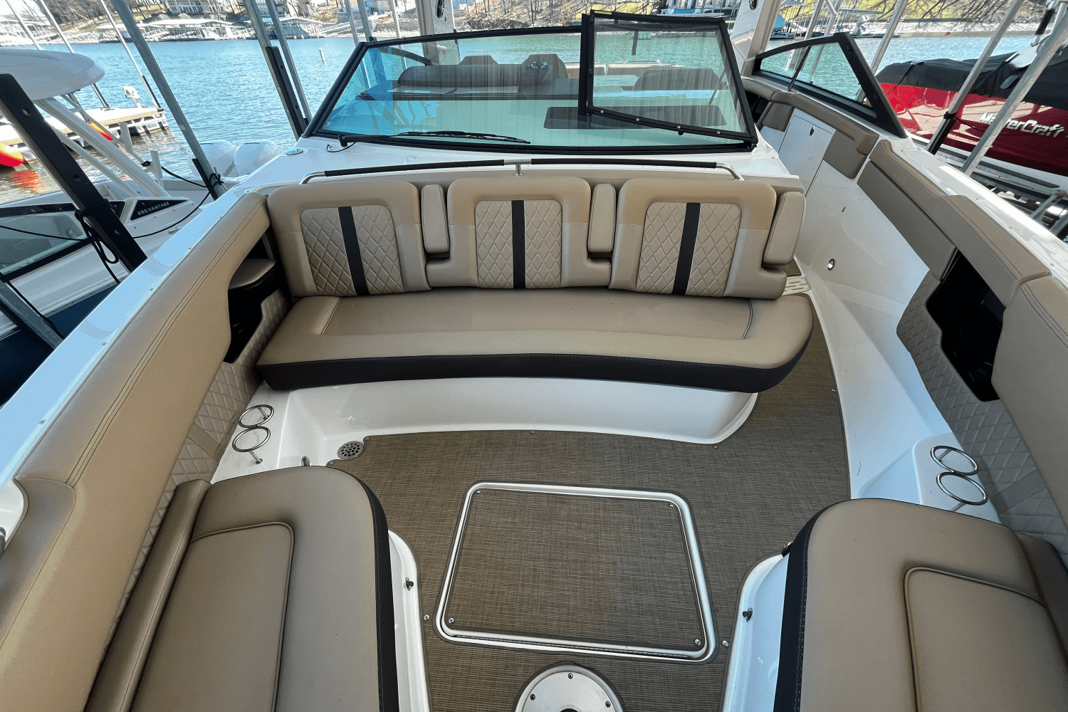 2019 Sea Ray 400 SLX Image Thumbnail #37