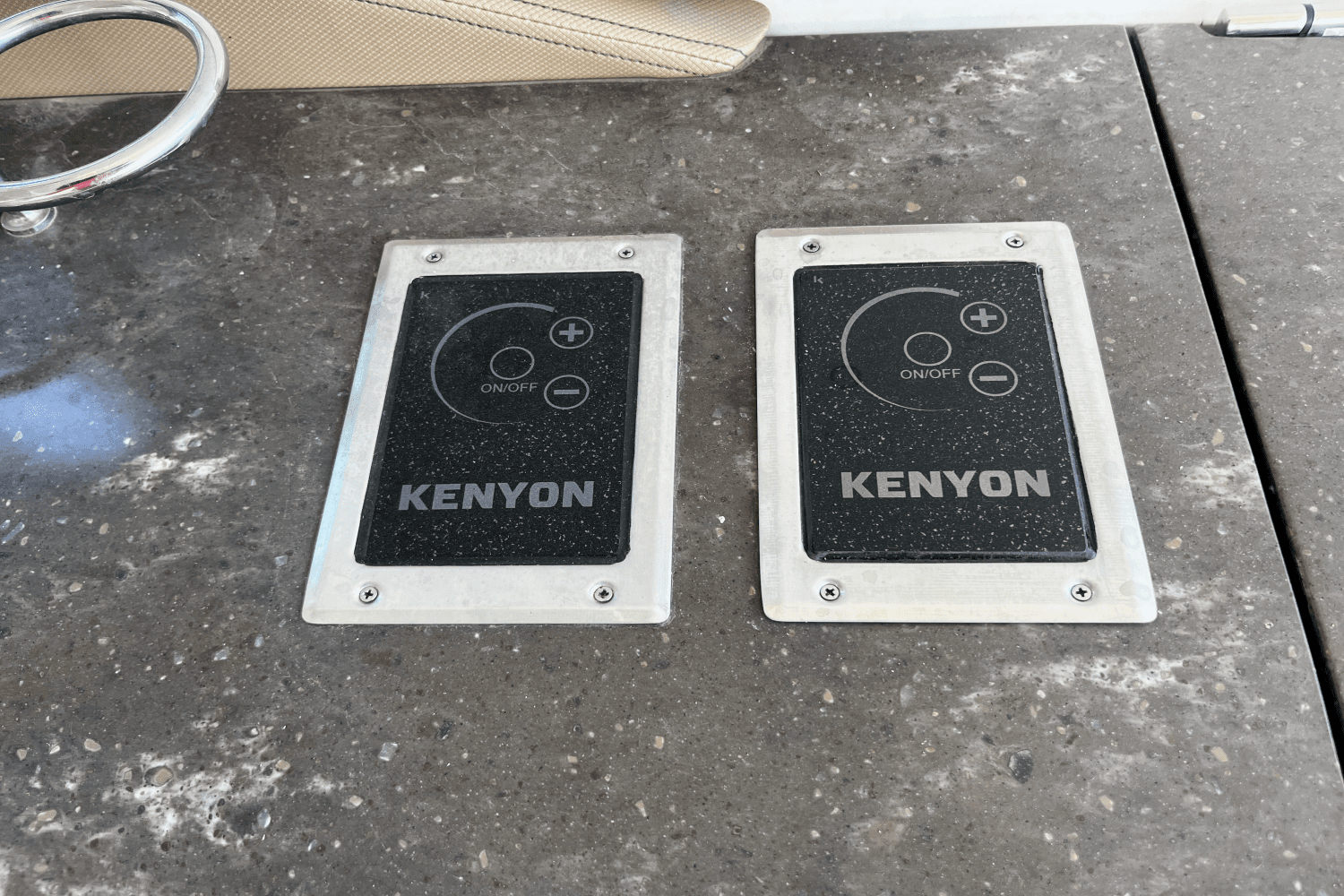 2019 Sea Ray 400 SLX Image Thumbnail #20