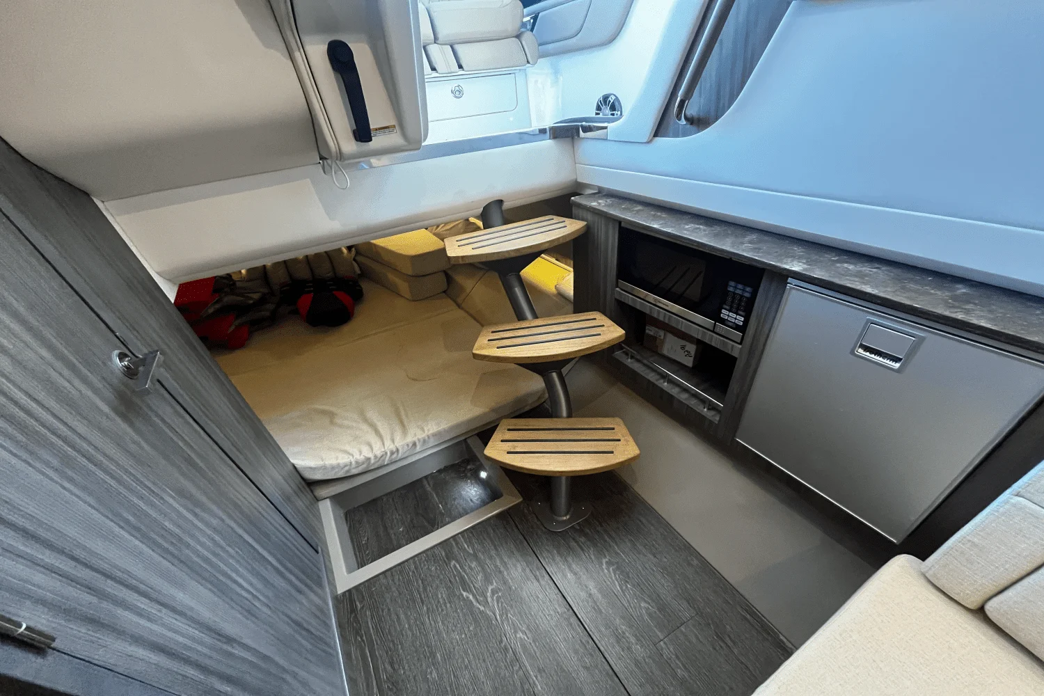 2019 Sea Ray 400 SLX Image Thumbnail #39