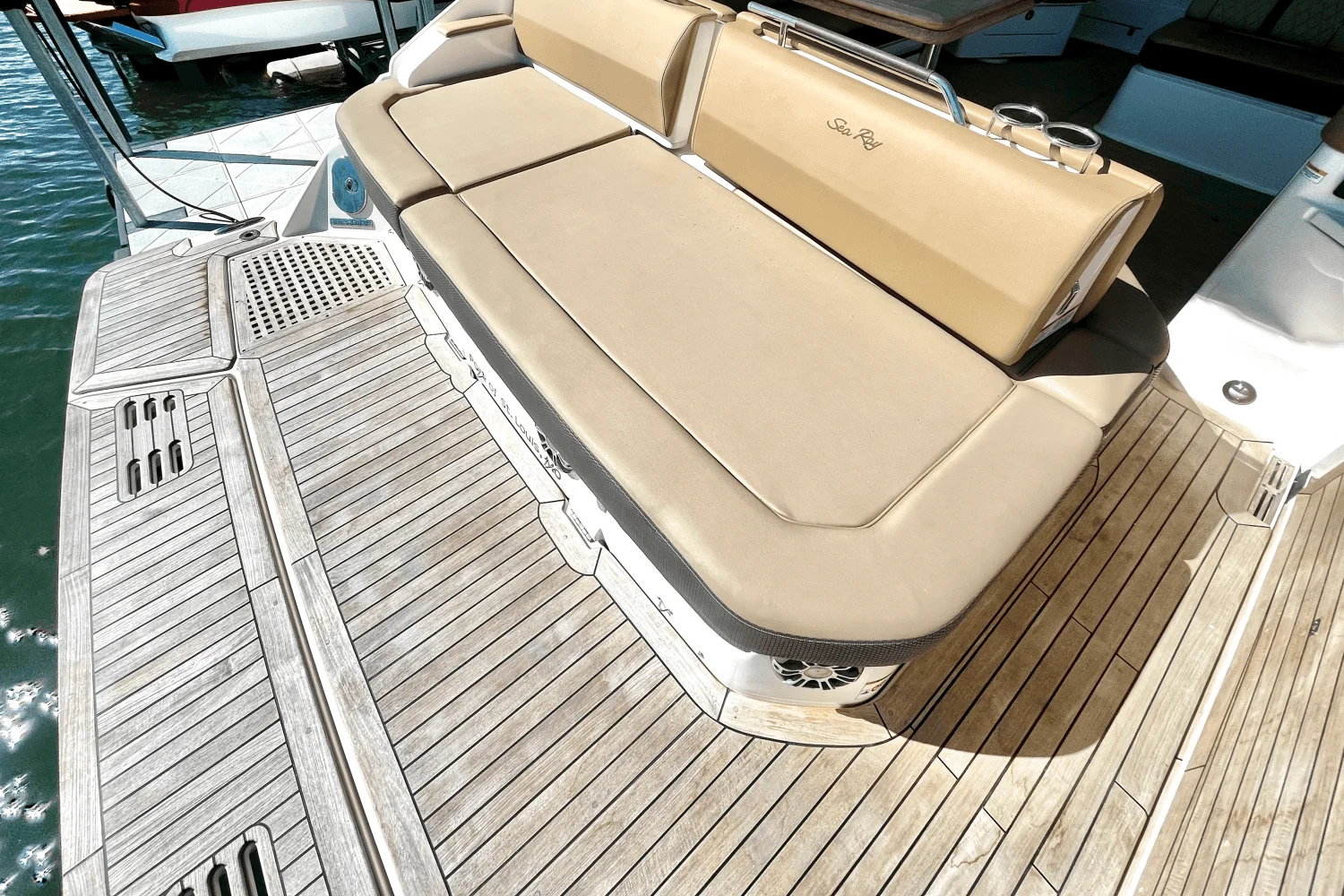 2019 Sea Ray 400 SLX Image Thumbnail #10