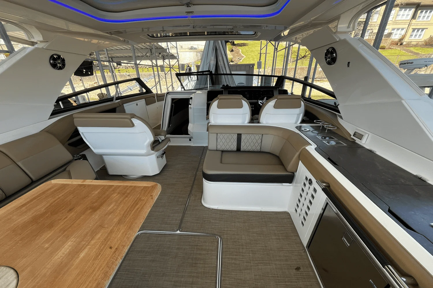 2019 Sea Ray 400 SLX Image Thumbnail #36