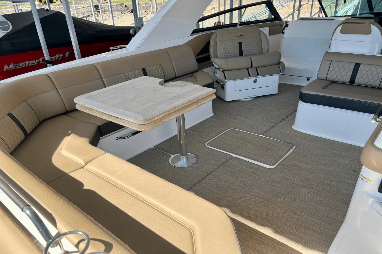 2019 Sea Ray 400 SLX Image Thumbnail #17