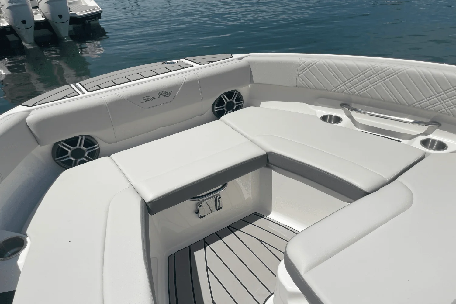 2026 Sea Ray SDX 230 Outboard Image Thumbnail #22