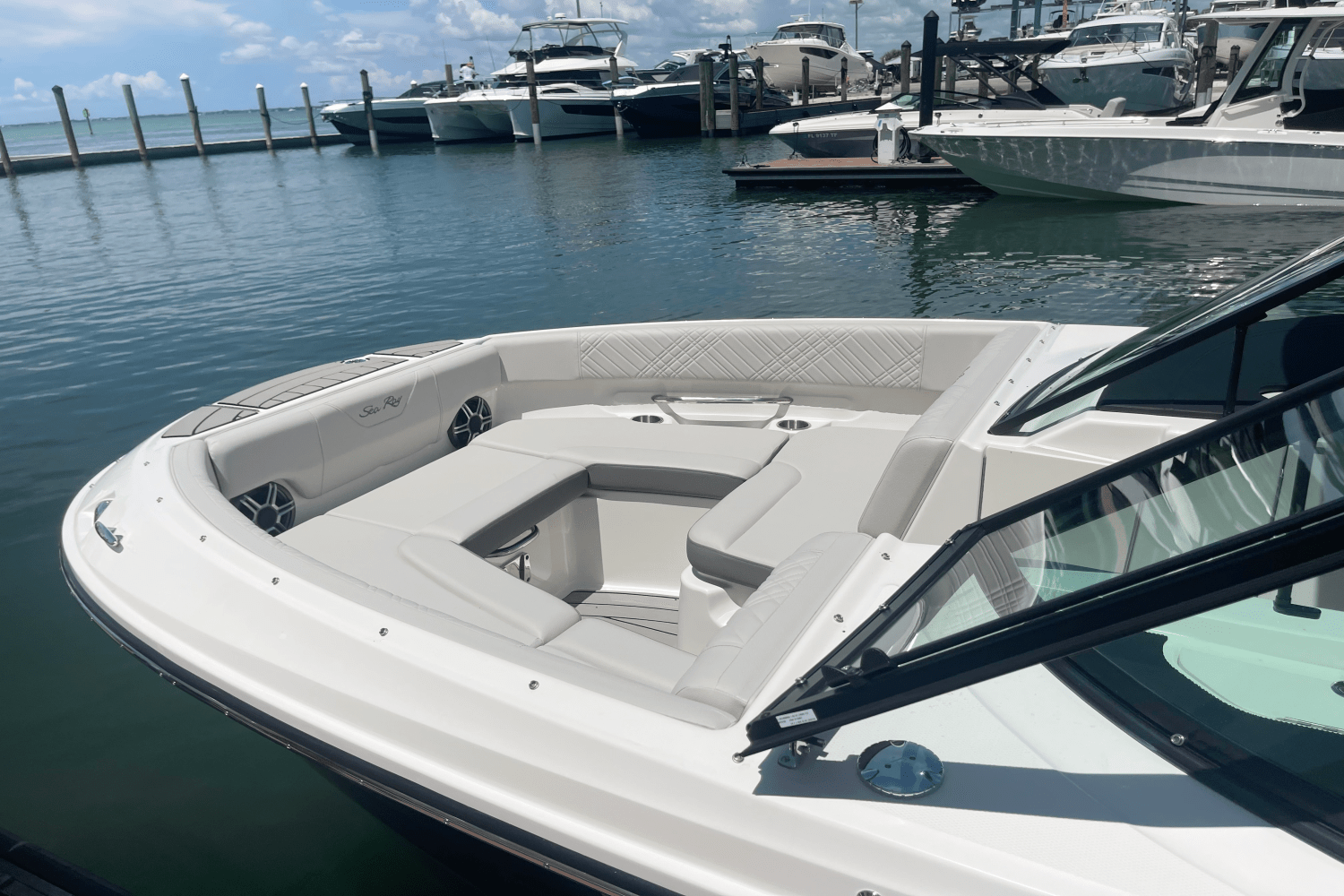 2026 Sea Ray SDX 230 Outboard Image Thumbnail #23