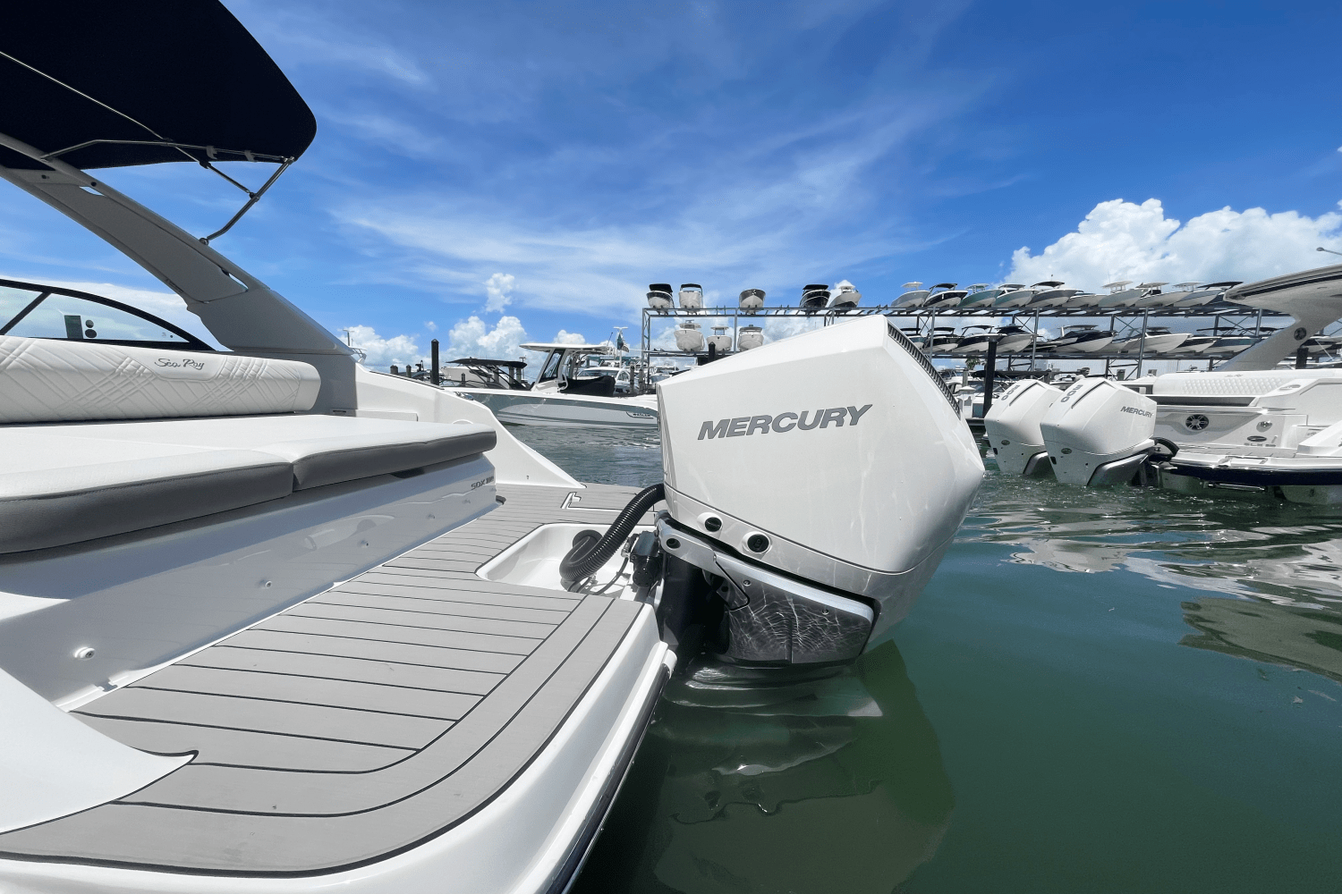 2026 Sea Ray SDX 230 Outboard Image Thumbnail #25