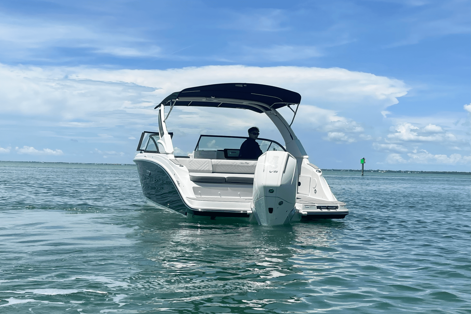 2026 Sea Ray SDX 230 Outboard Image Thumbnail #4