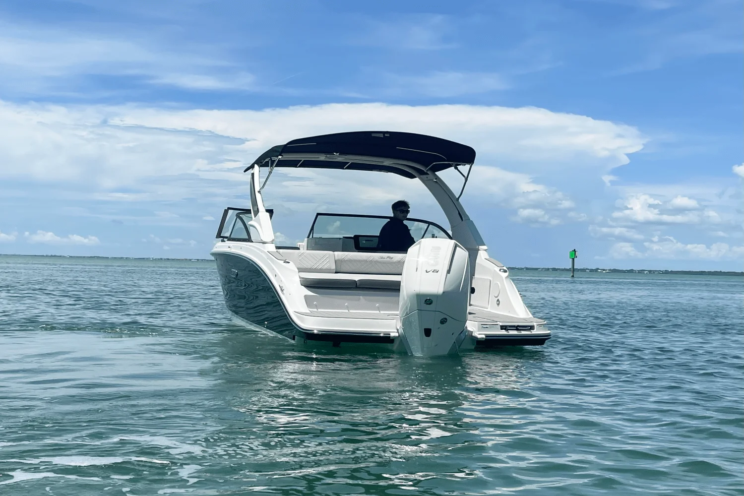 2026 Sea Ray SDX 230 Outboard Image Thumbnail #4