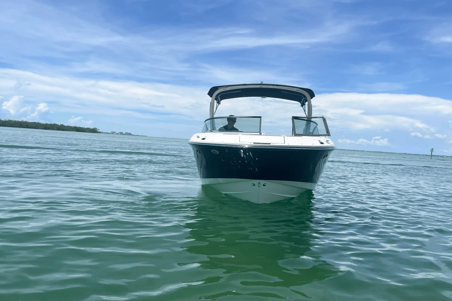 2026 Sea Ray SDX 230 Outboard Image Thumbnail #7
