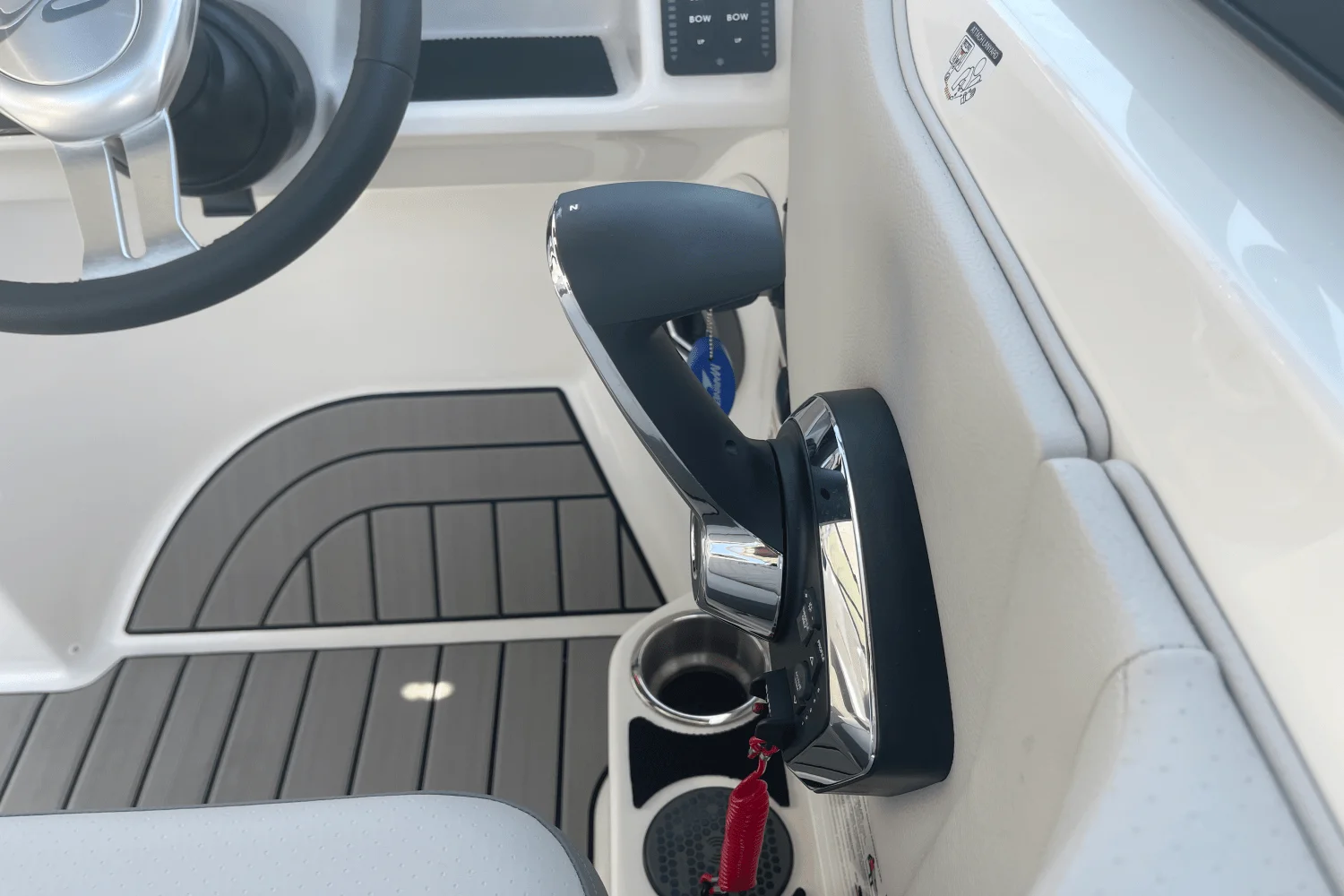 2026 Sea Ray SDX 230 Outboard Image Thumbnail #20