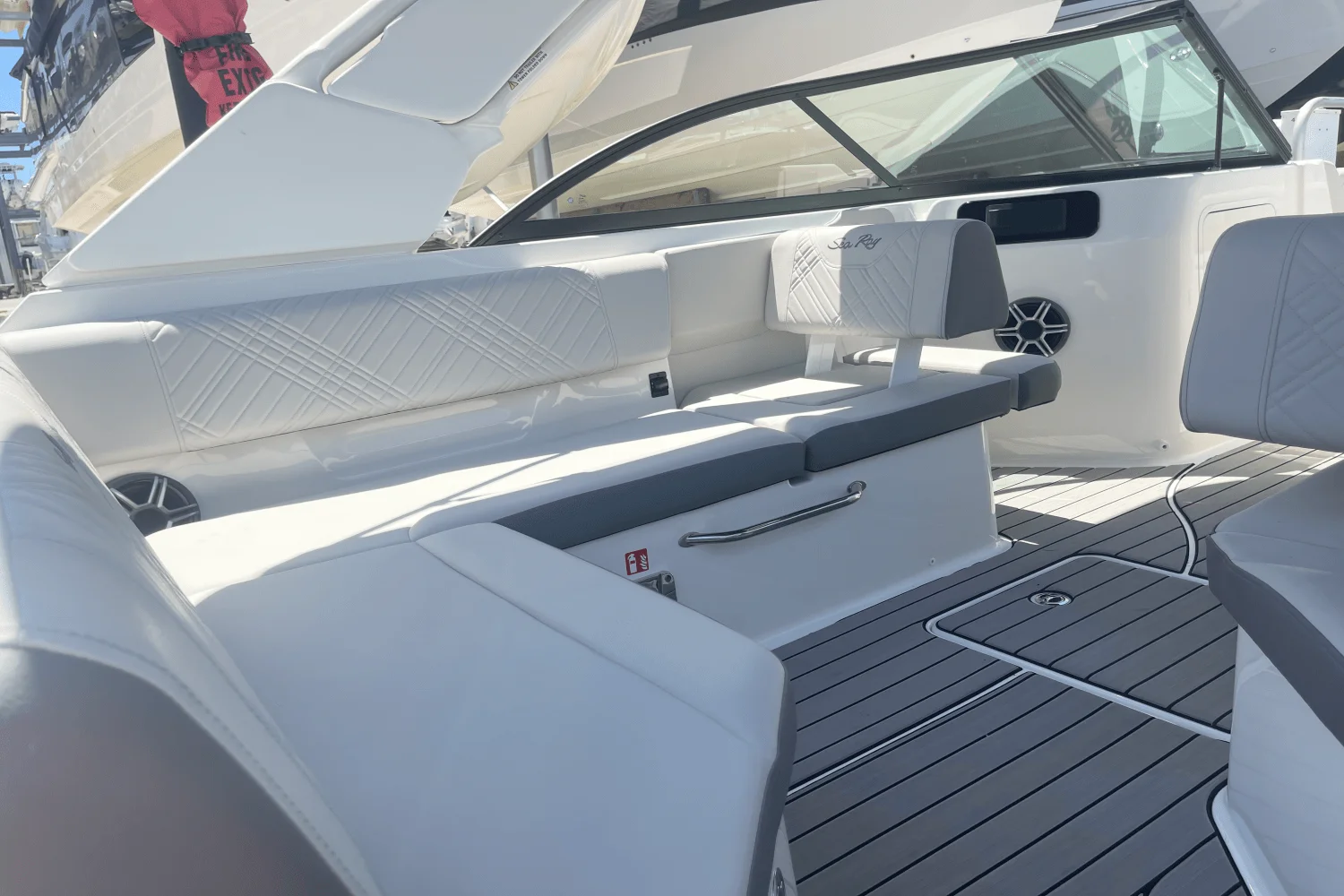 2026 Sea Ray SDX 230 Outboard Image Thumbnail #14