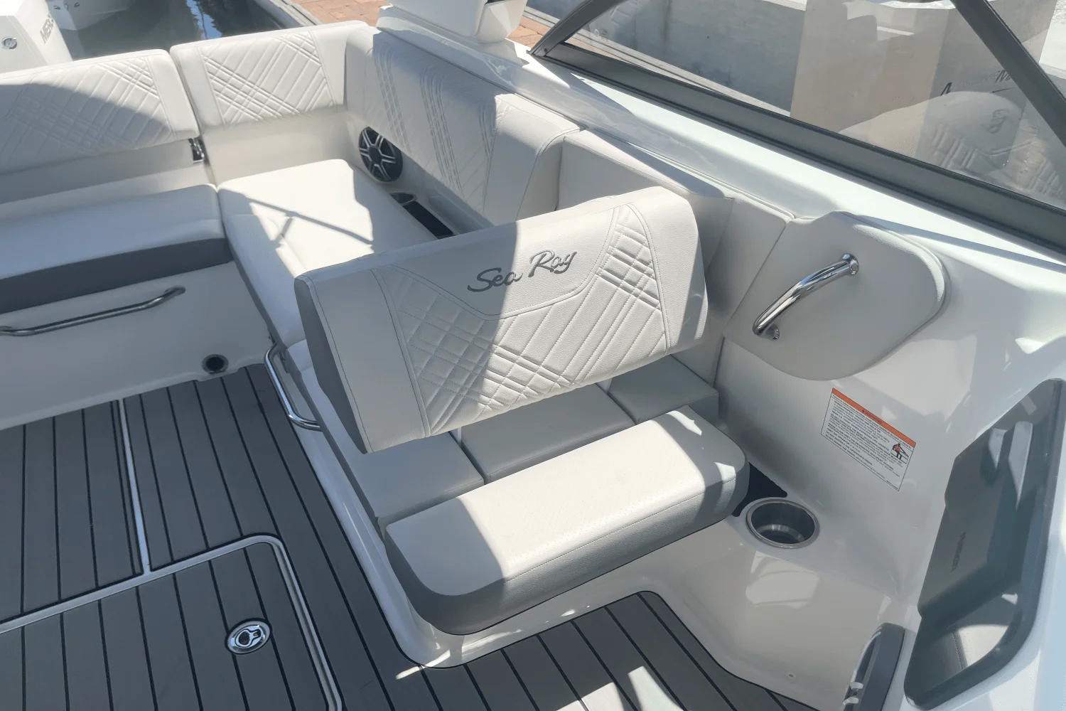 2026 Sea Ray SDX 230 Outboard Image Thumbnail #16