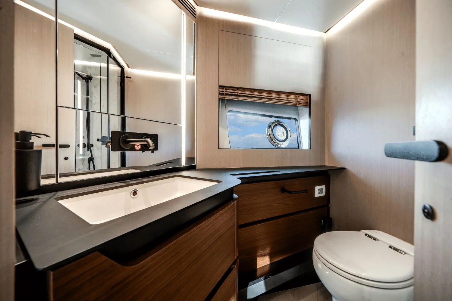 2025 Azimut S8 Image Thumbnail #58