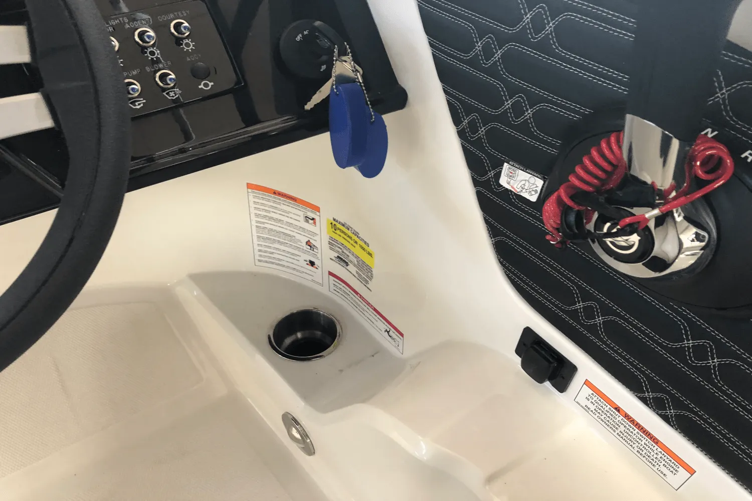 2025 Sea Ray SPX 190 Image Thumbnail #12