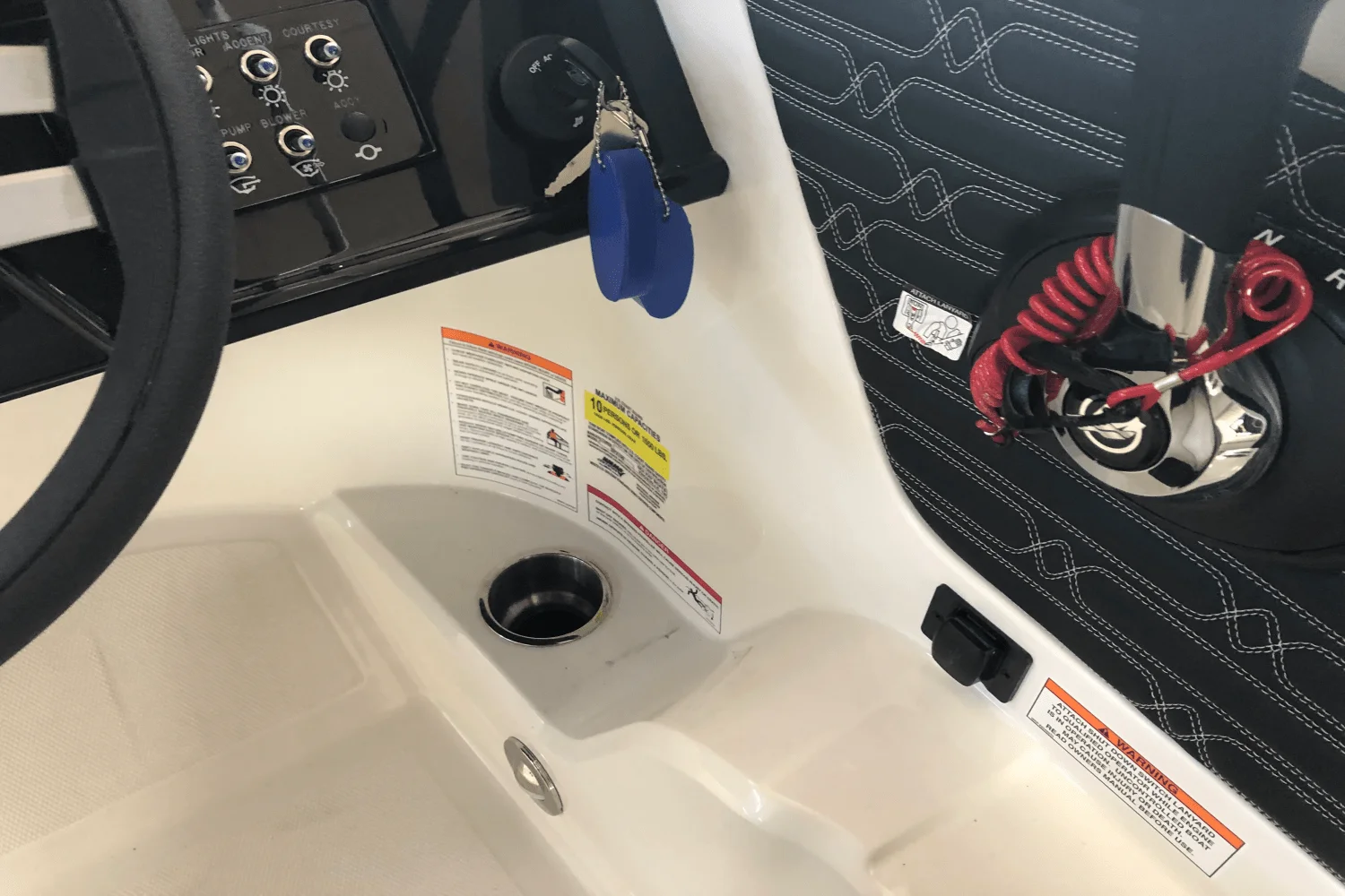 2025 Sea Ray SPX 190 Image Thumbnail #12