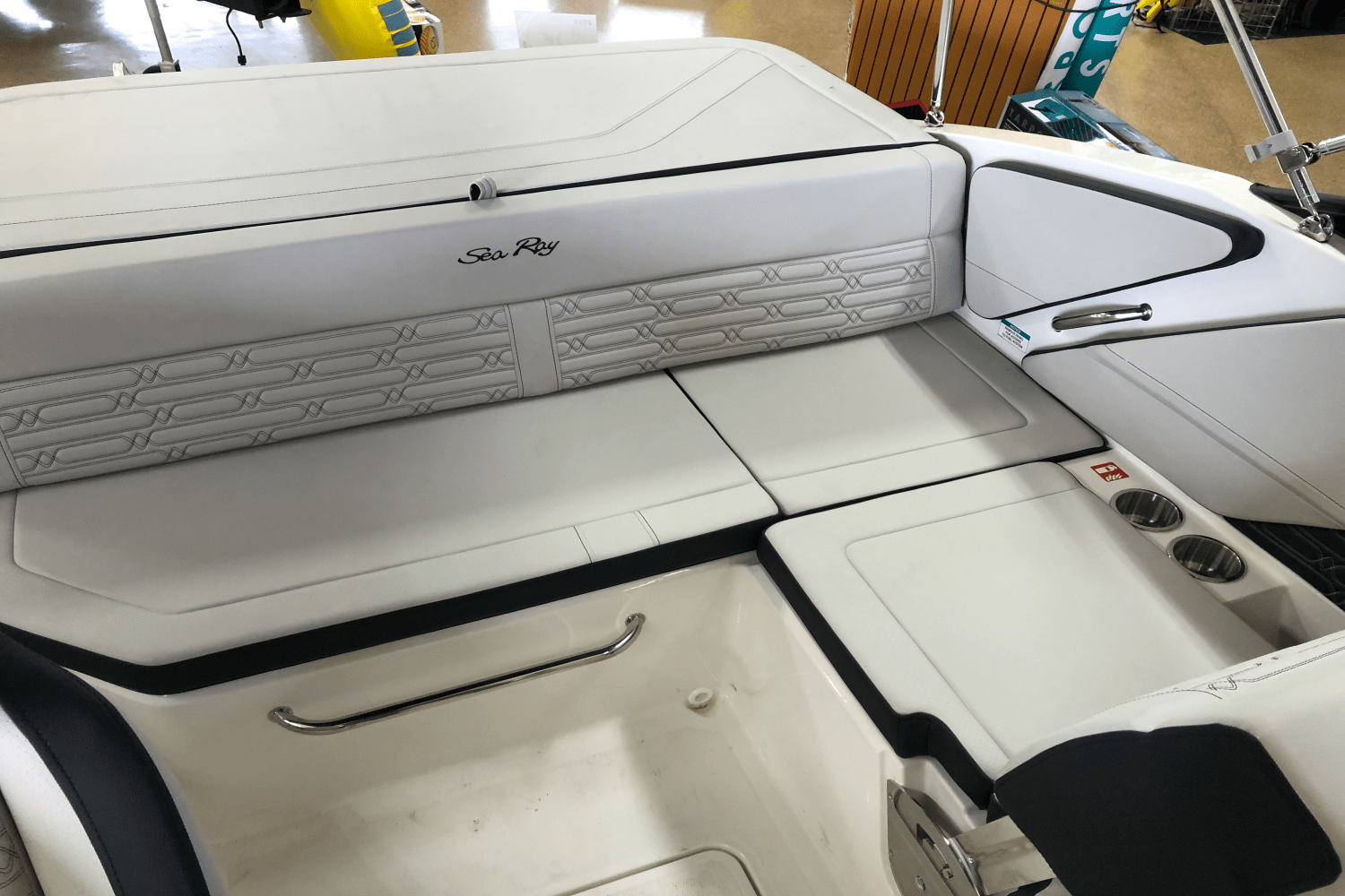 2025 Sea Ray SPX 190 Image Thumbnail #14