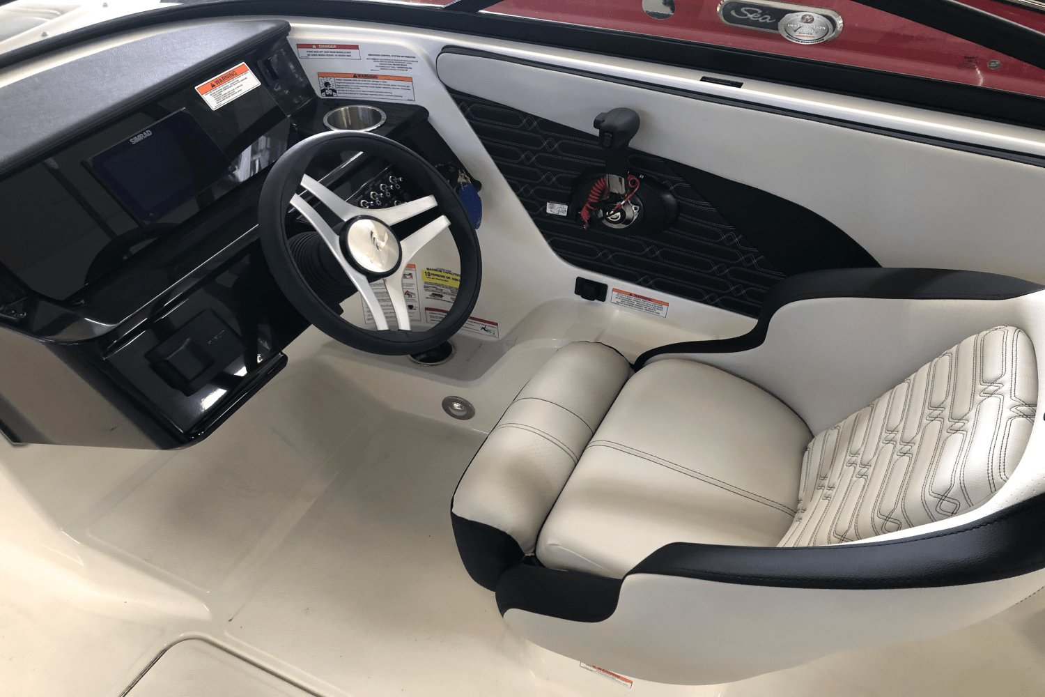 2025 Sea Ray SPX 190 Image Thumbnail #11