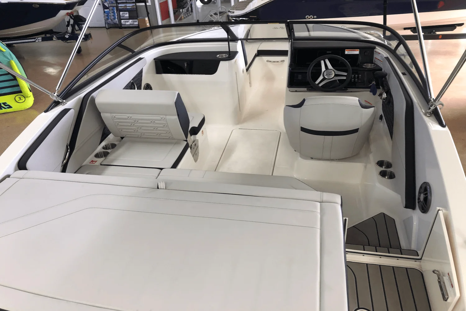 2025 Sea Ray SPX 190 Image Thumbnail #5