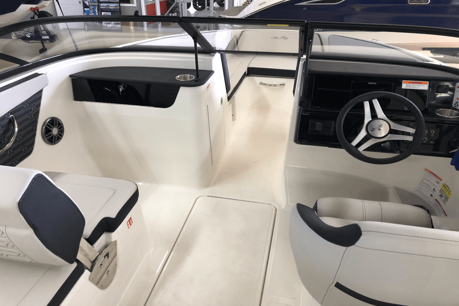 2025 Sea Ray SPX 190 Image Thumbnail #6