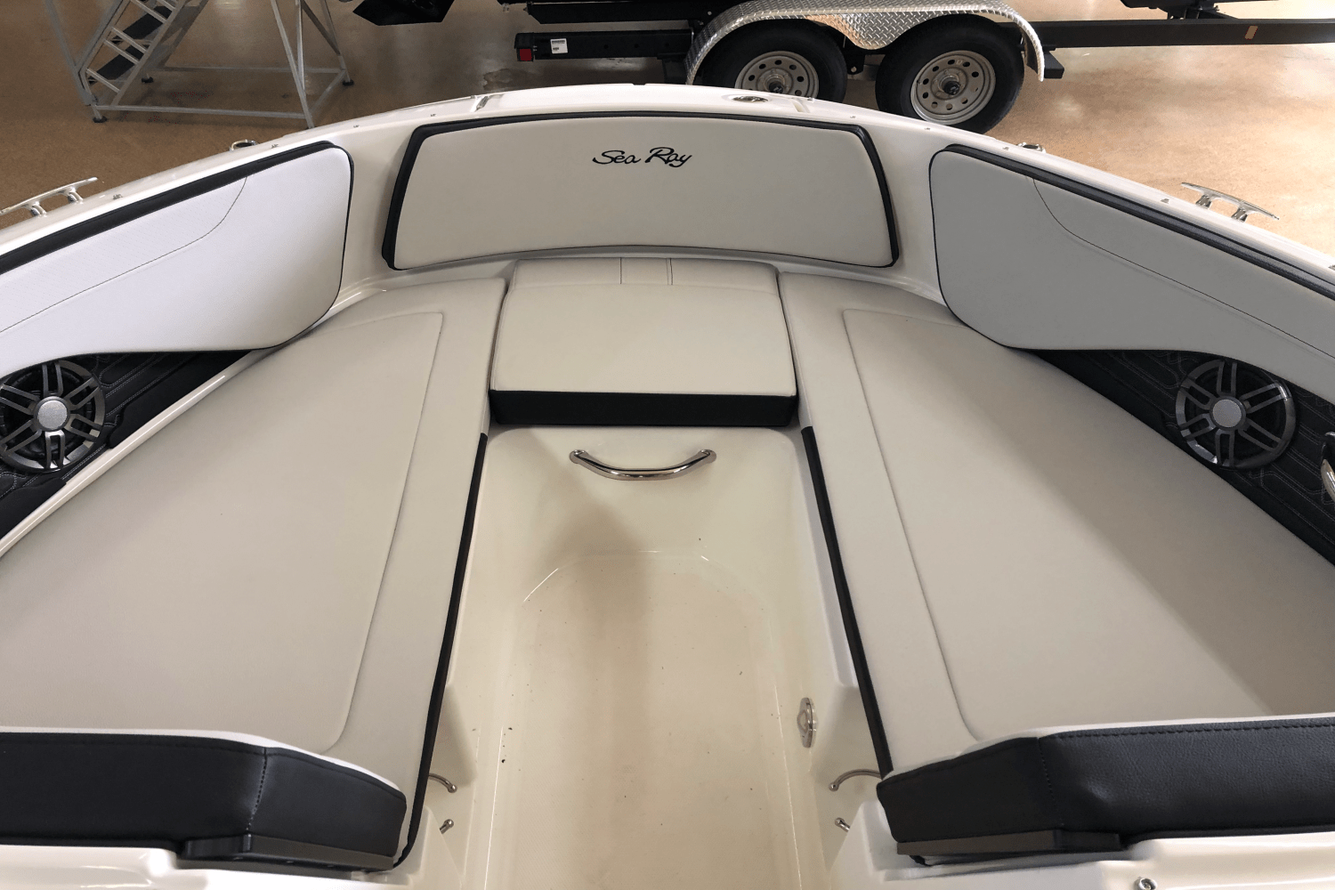 2025 Sea Ray SPX 190 Image Thumbnail #10