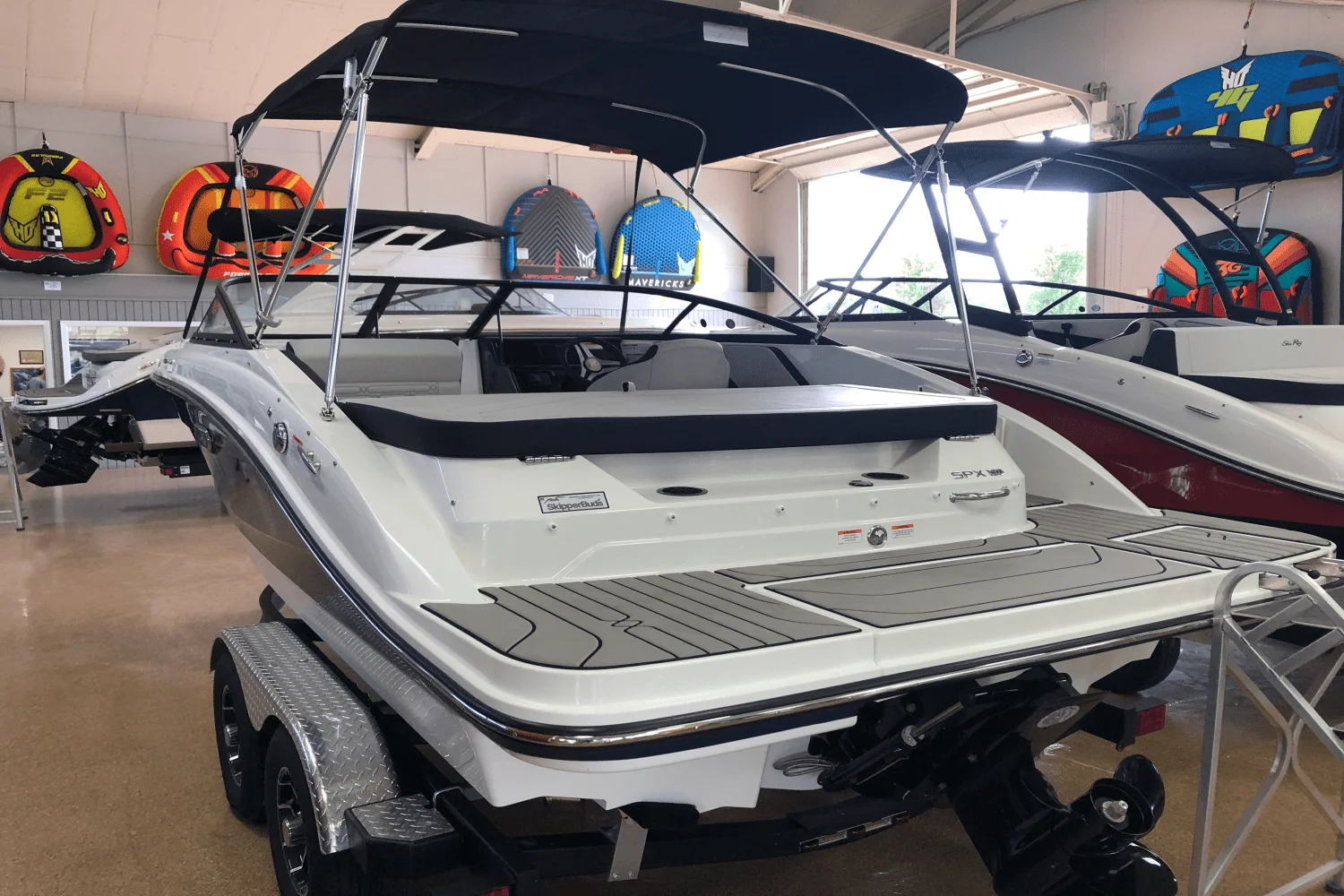 2025 Sea Ray SPX 190 Image Thumbnail #2