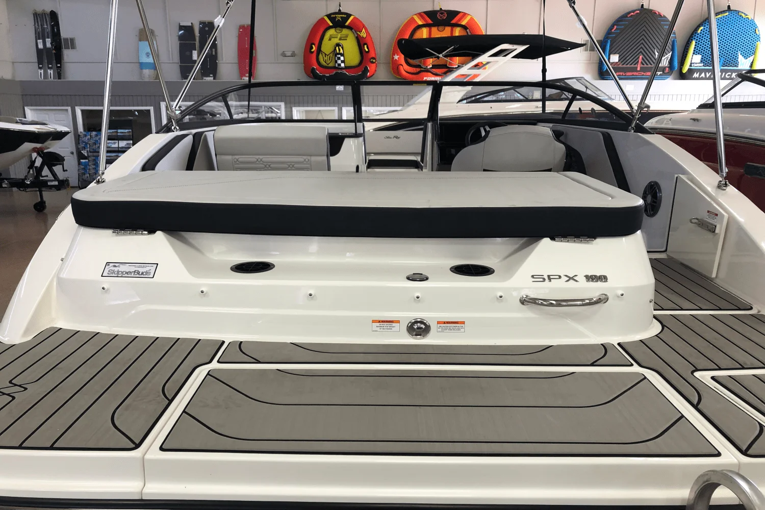 2025 Sea Ray SPX 190 Image Thumbnail #3