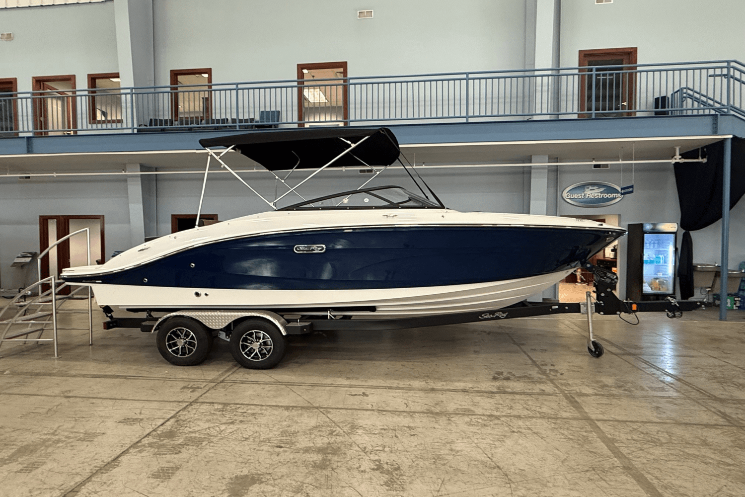 2025 Sea Ray SPX 210 Image Thumbnail #7