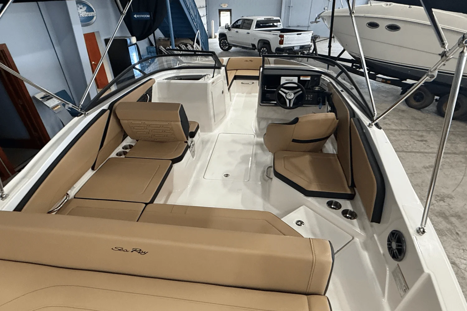 2025 Sea Ray SPX 210 Image Thumbnail #1