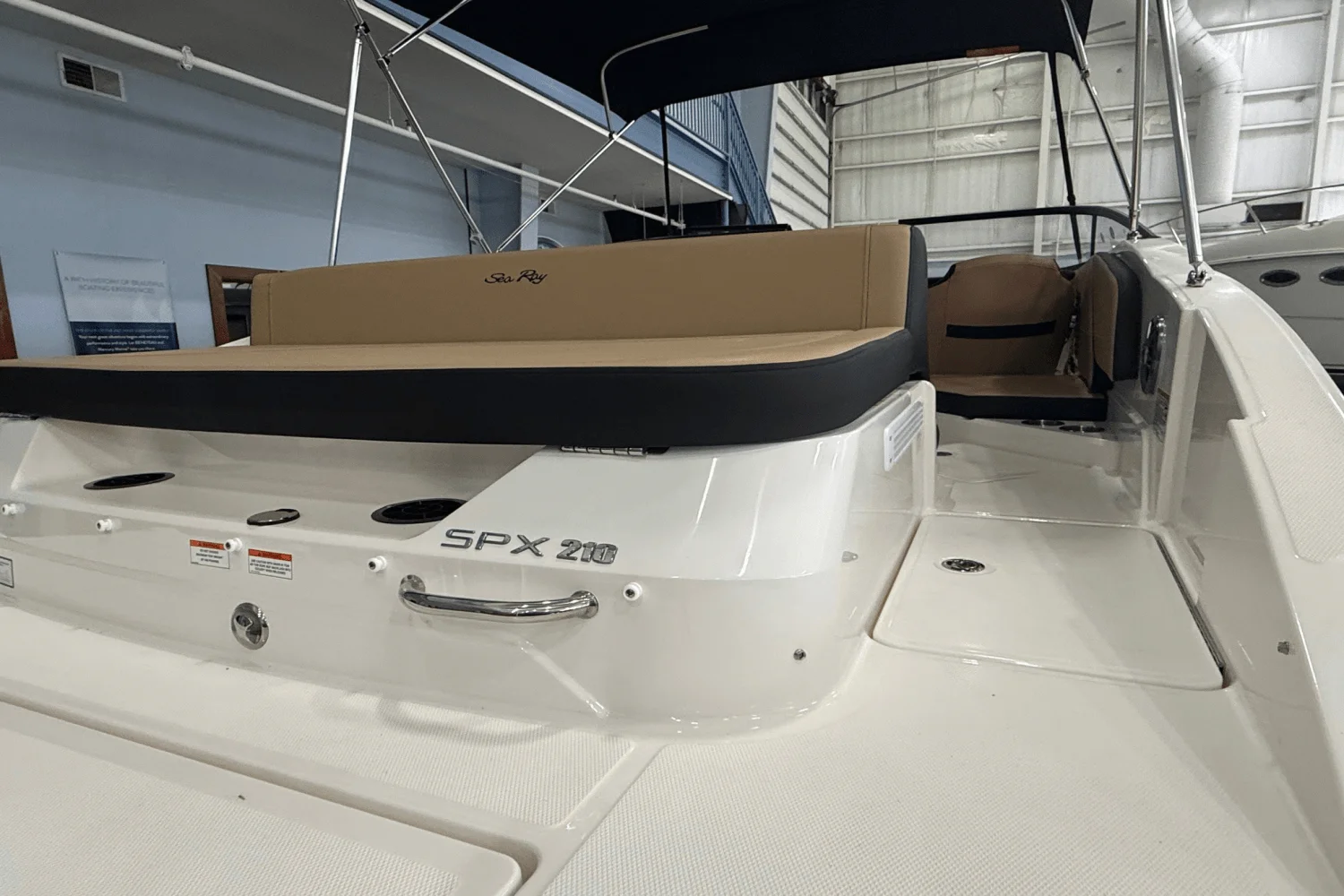 2025 Sea Ray SPX 210 Image Thumbnail #3