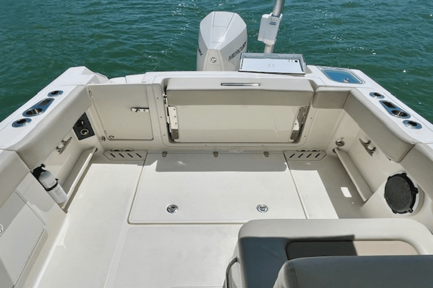 2022 Boston Whaler 240 VANTAGE Image Thumbnail #21
