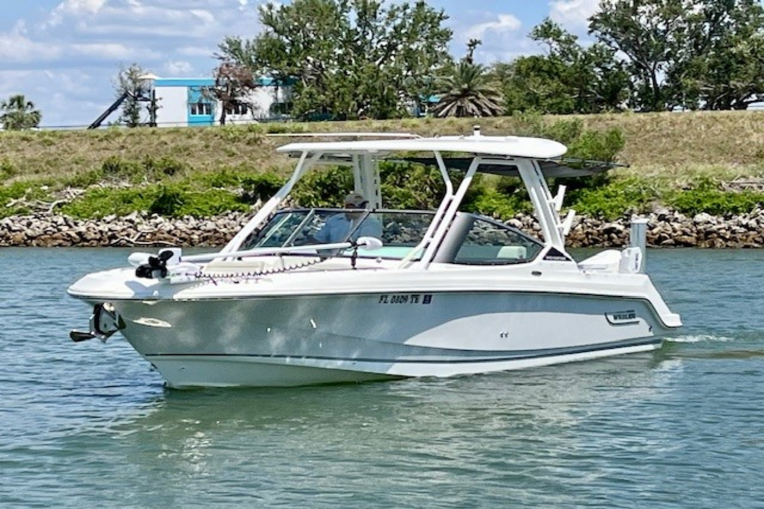 2022 Boston Whaler 240 VANTAGE Image Thumbnail #2