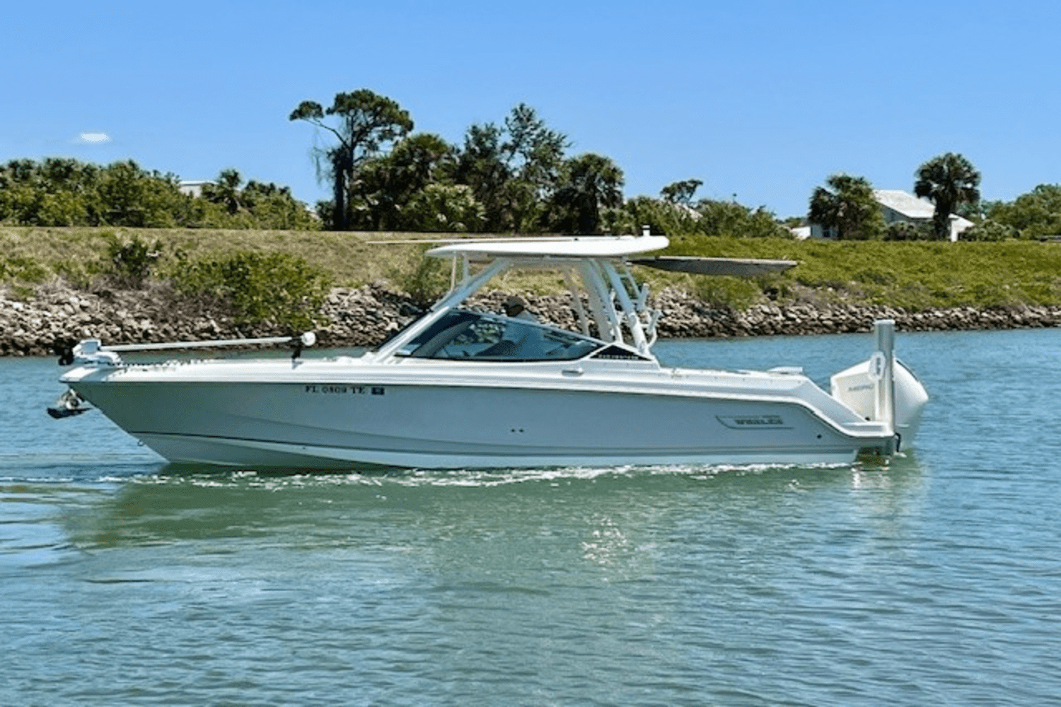 2022 Boston Whaler 240 VANTAGE Image Thumbnail #1