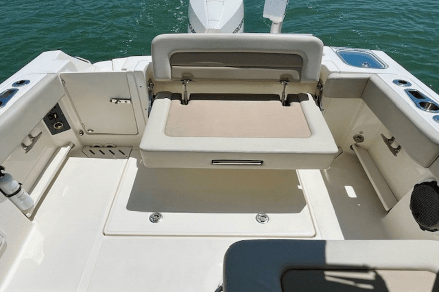 2022 Boston Whaler 240 VANTAGE Image Thumbnail #23
