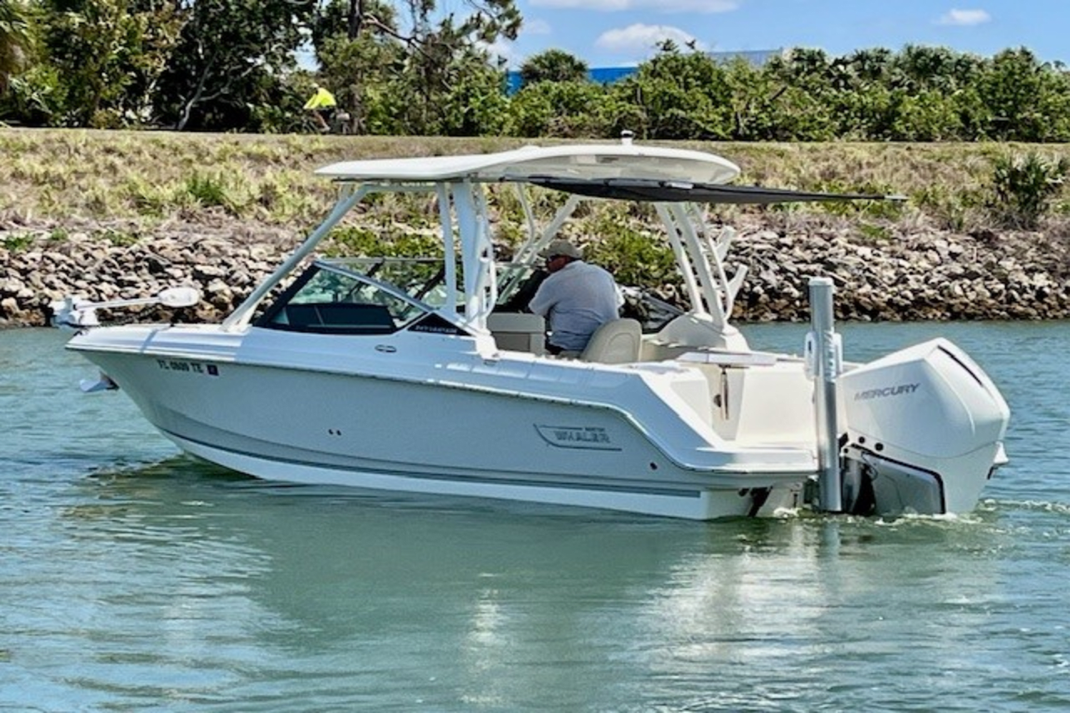 2022 Boston Whaler 240 VANTAGE Image Thumbnail #9