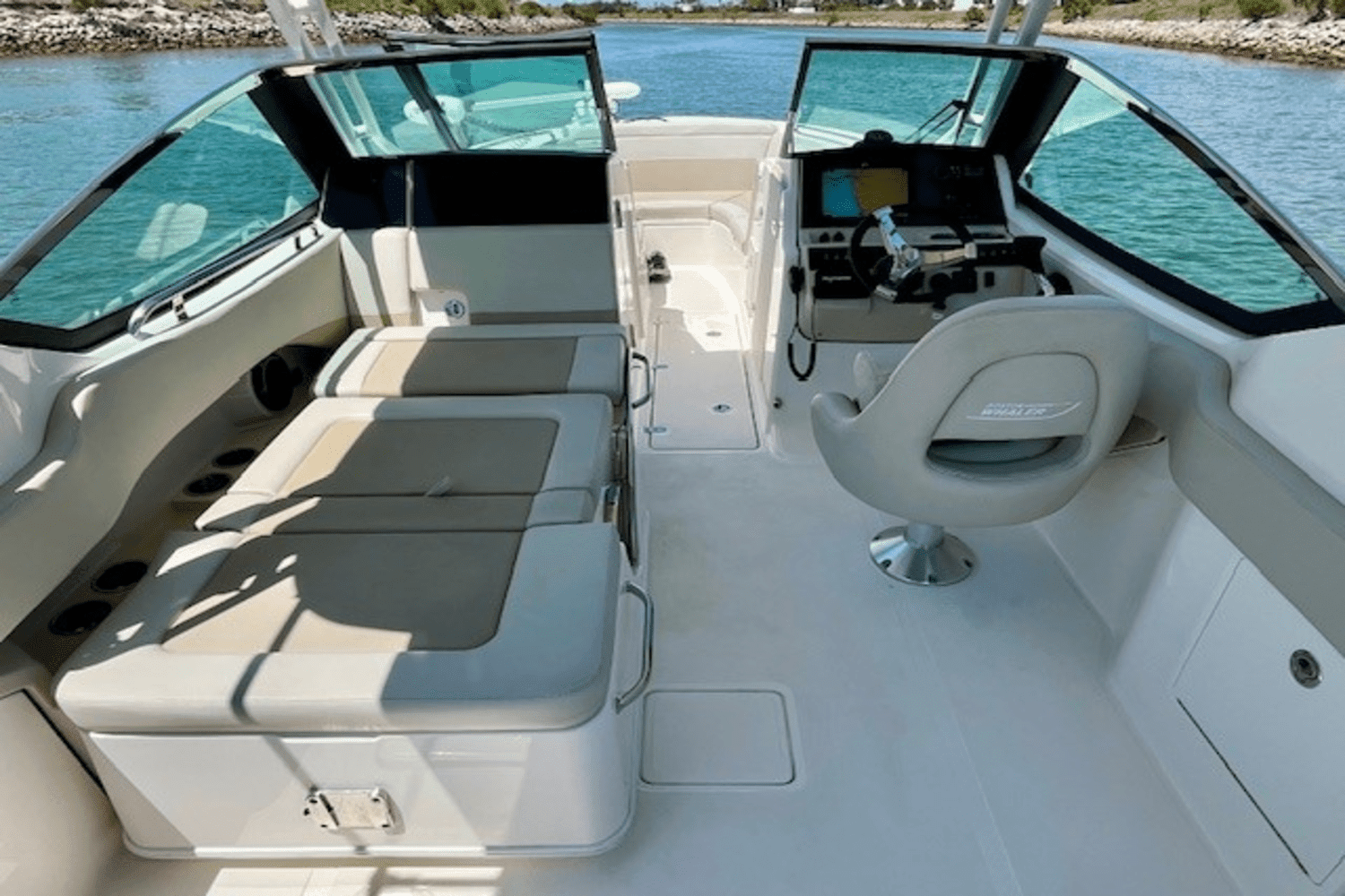 2022 Boston Whaler 240 VANTAGE Image Thumbnail #13