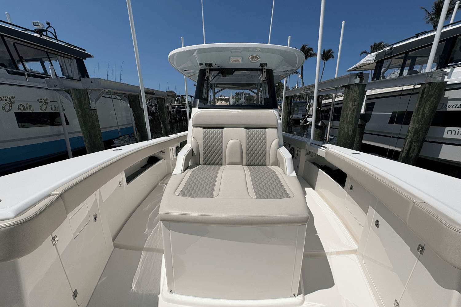 2023 Solace 32 CS Image Thumbnail #14