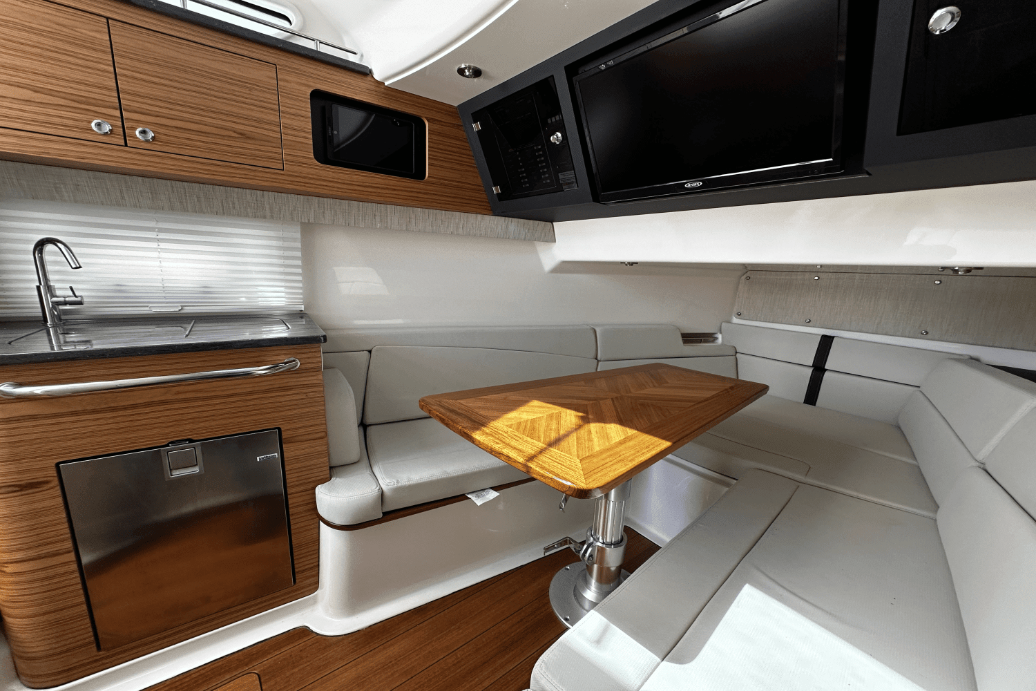 2021 Boston Whaler 380 REALM Image Thumbnail #34