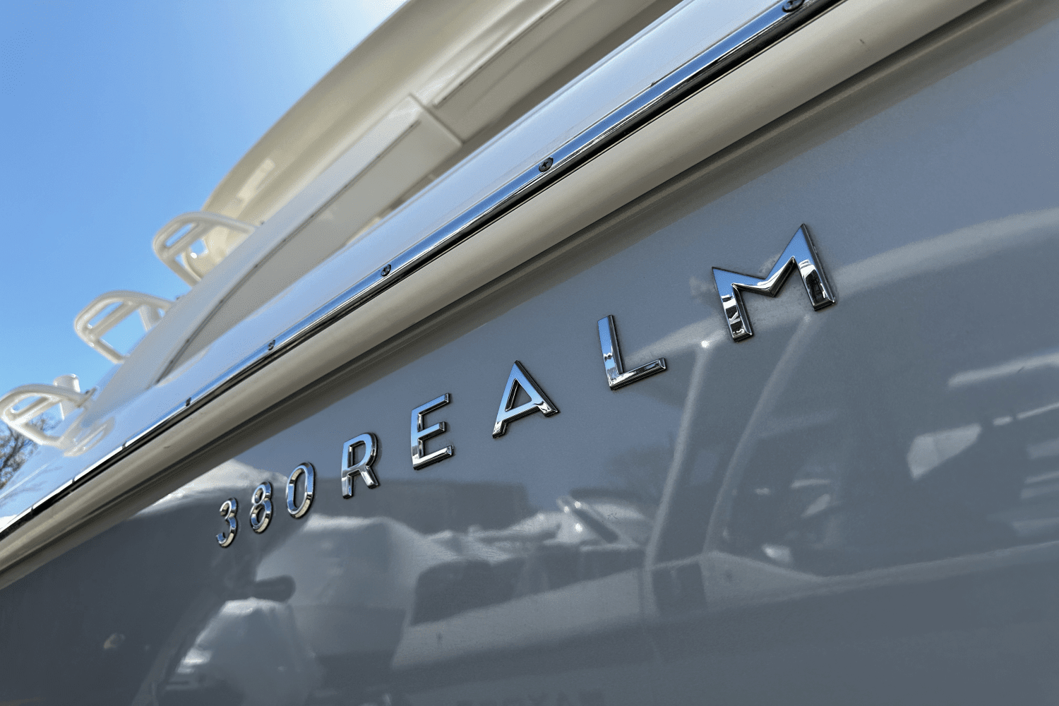 2021 Boston Whaler 380 REALM Image Thumbnail #3