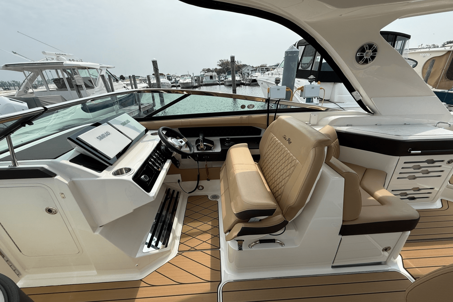 2025 Sea Ray SLX 310 Image Thumbnail #5