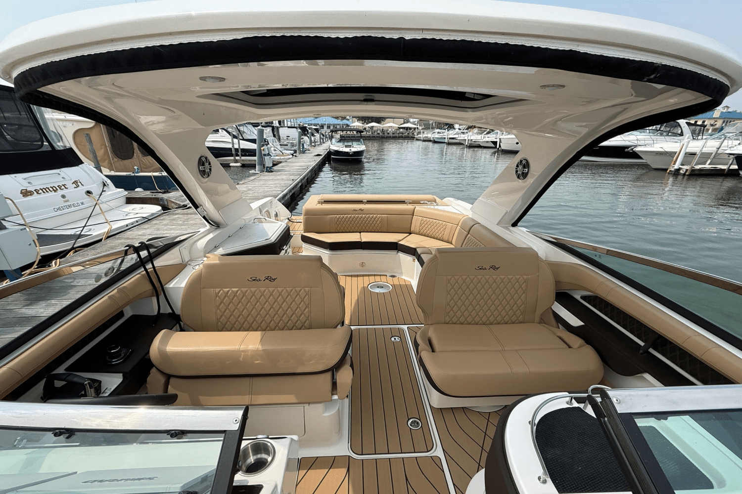 2025 Sea Ray SLX 310 Image Thumbnail #6