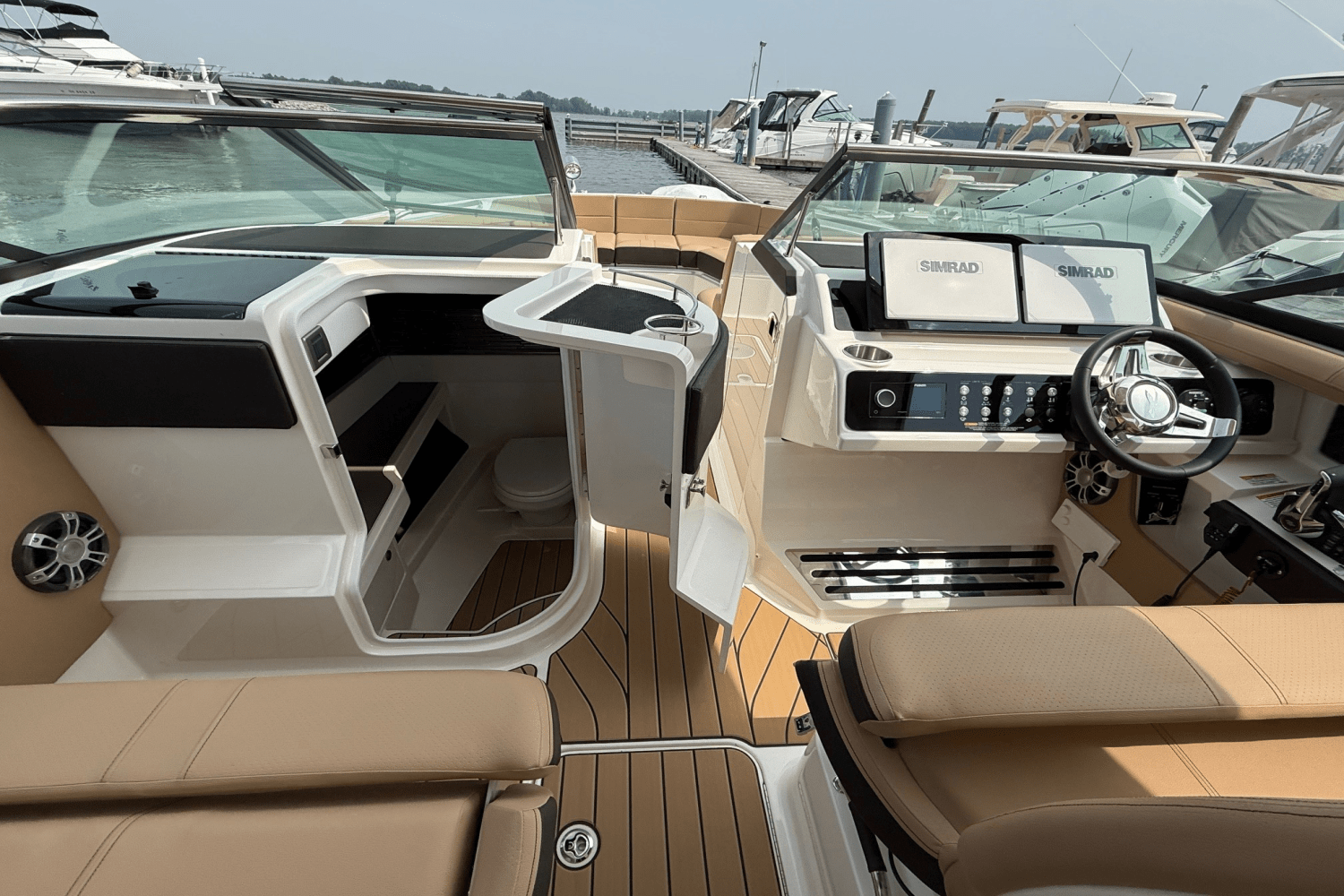 2025 Sea Ray SLX 310 Image Thumbnail #16
