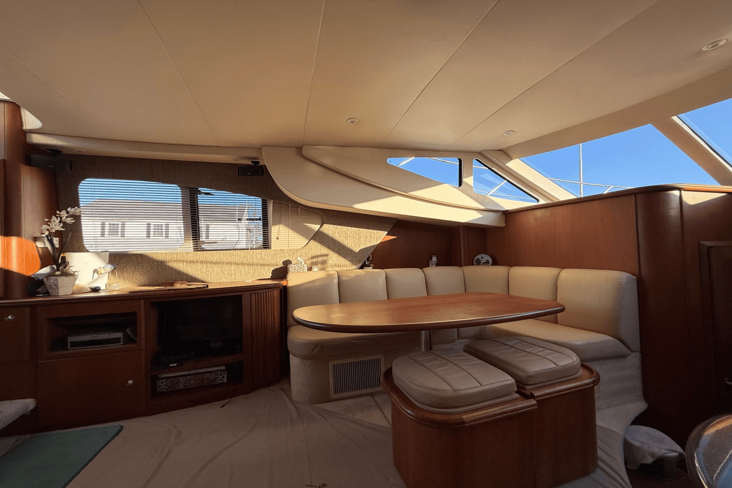 2004 Silverton
                                                             39 MOTOR YACHT Image Thumbnail #20