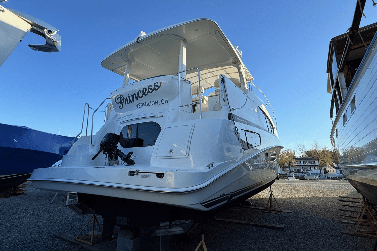 2004 Silverton
                                                             39 MOTOR YACHT Image Thumbnail #5