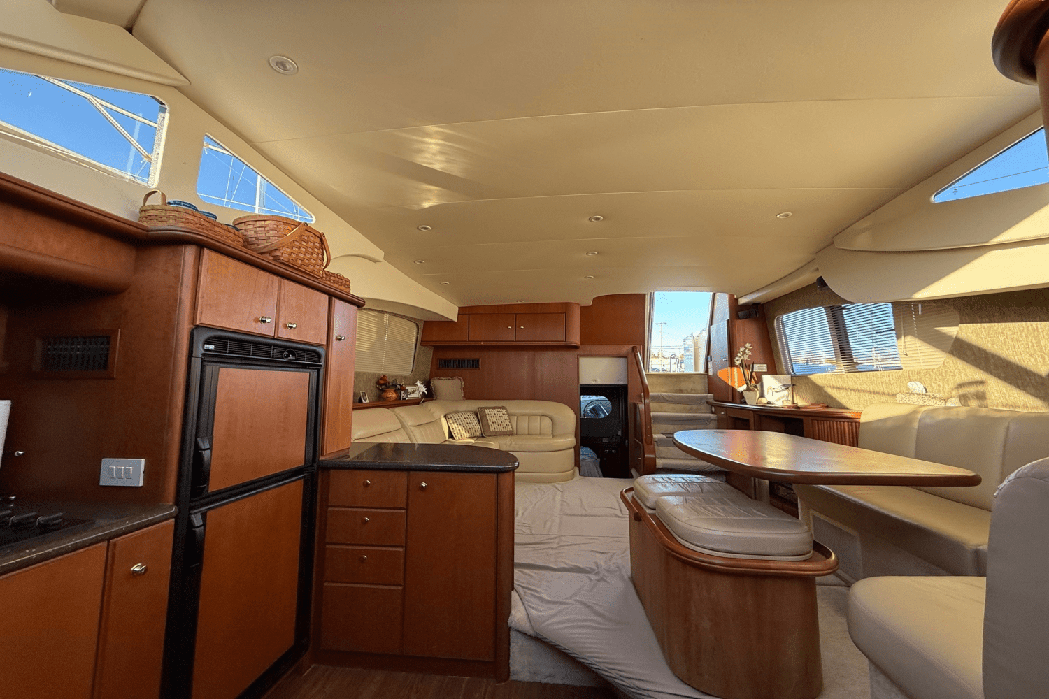 2004 Silverton
                                                             39 MOTOR YACHT Image Thumbnail #28
