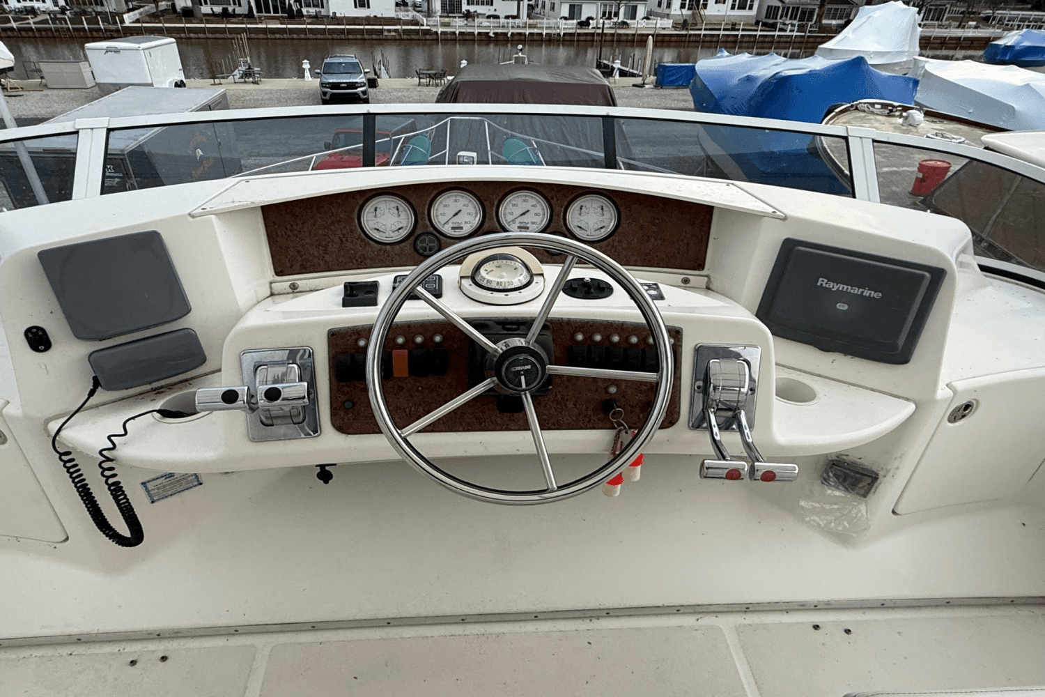 2004 Silverton
                                                             39 MOTOR YACHT Image Thumbnail #15