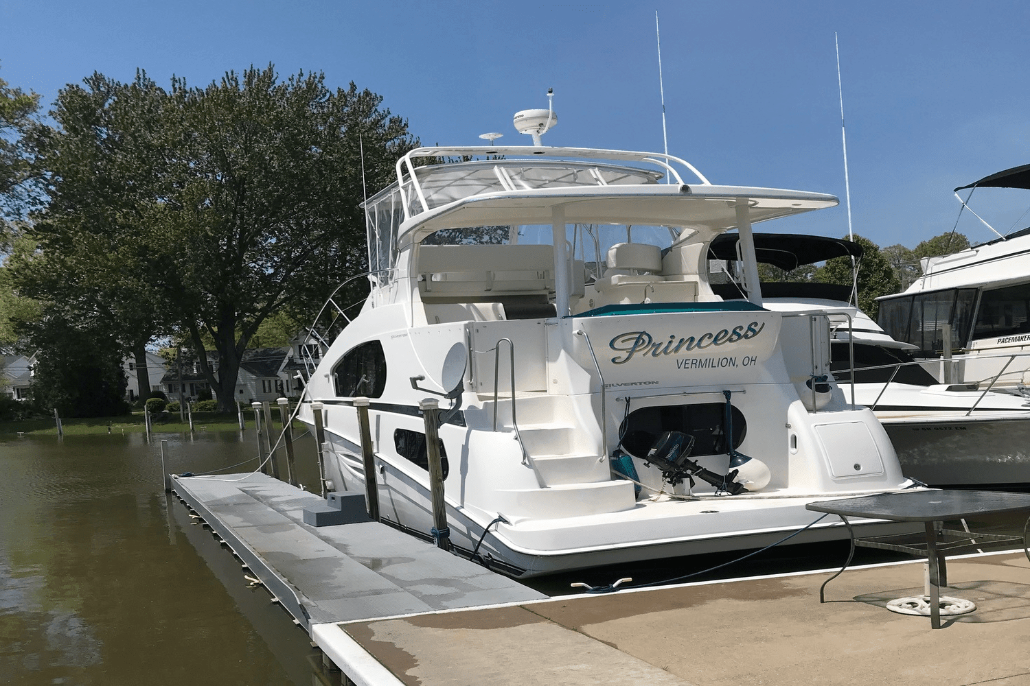 2004 Silverton
                                                             39 MOTOR YACHT Image Thumbnail #7