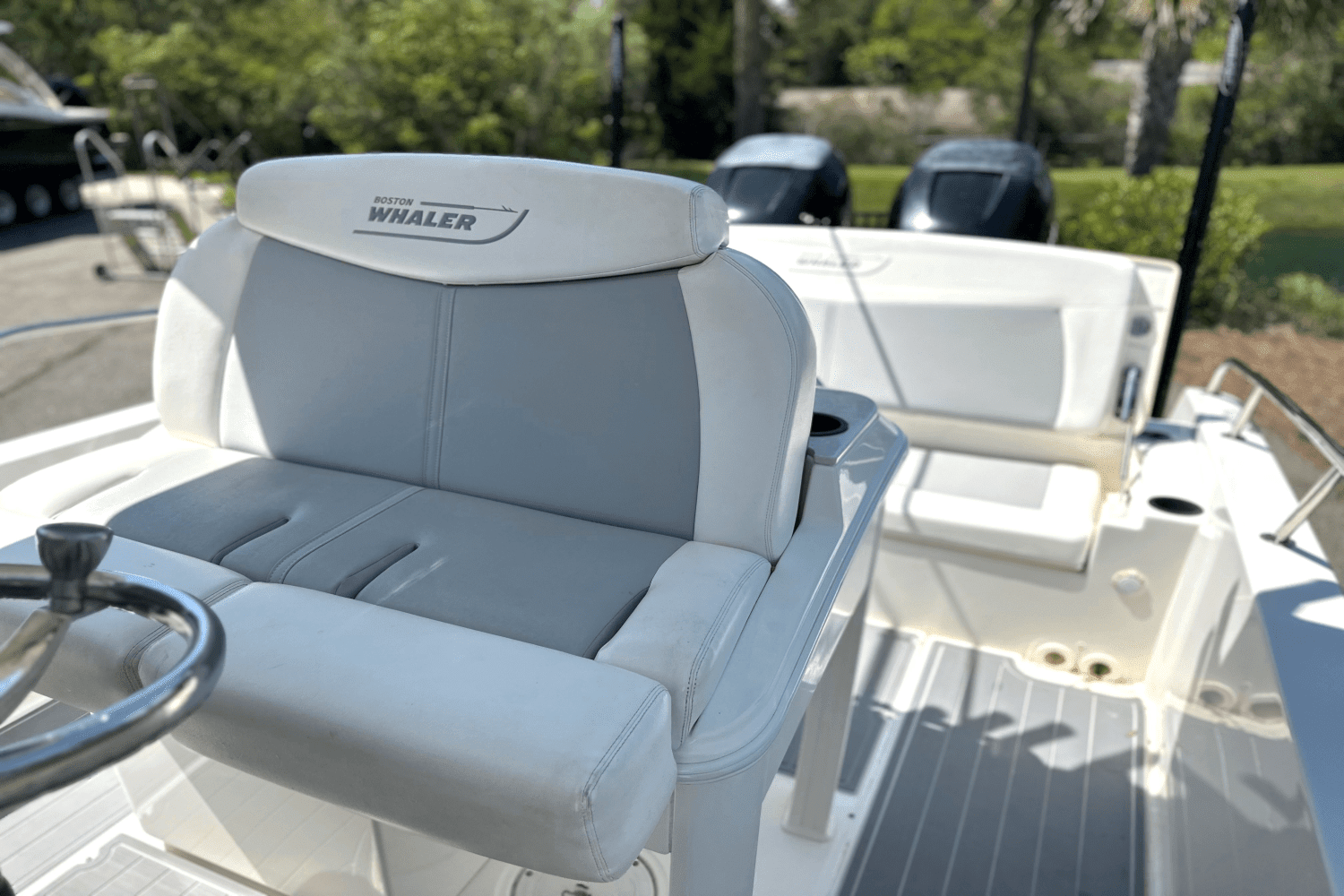 2016 Boston Whaler 270 DAUNTLESS Image Thumbnail #9