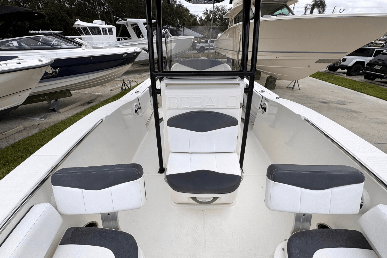 2019 Robalo R200 Image Thumbnail #15